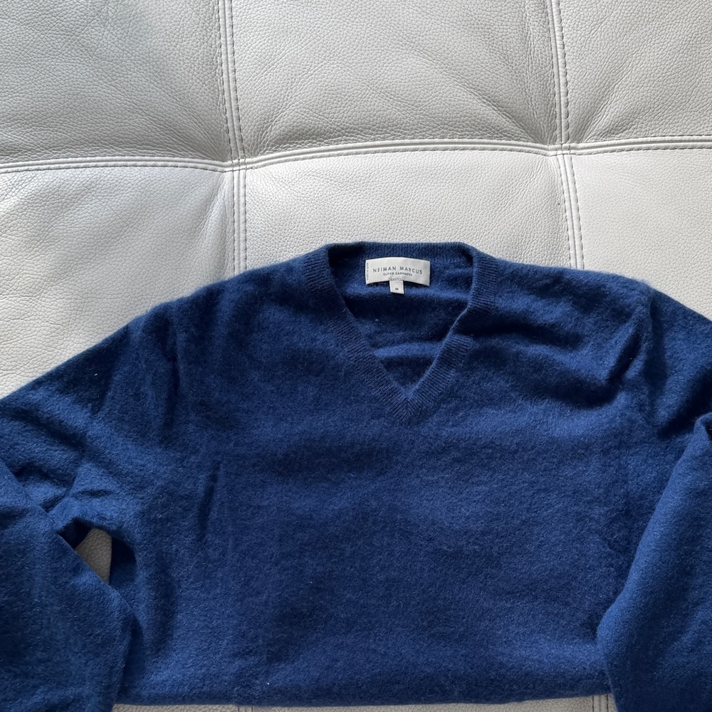 Neiman Marcus Blue V-Neck Cashmere Sweater